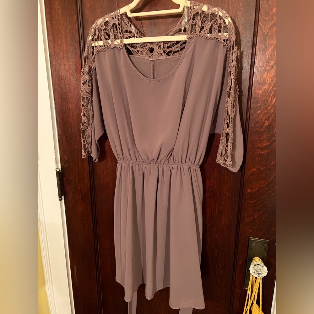 Chocolate color chiffon dress with lace detailing. Size XL Lined skirt, tie belt